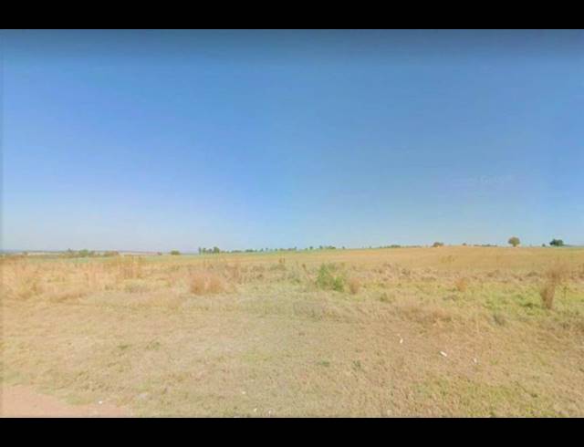 LAND FOR SALE IN LANSERIA